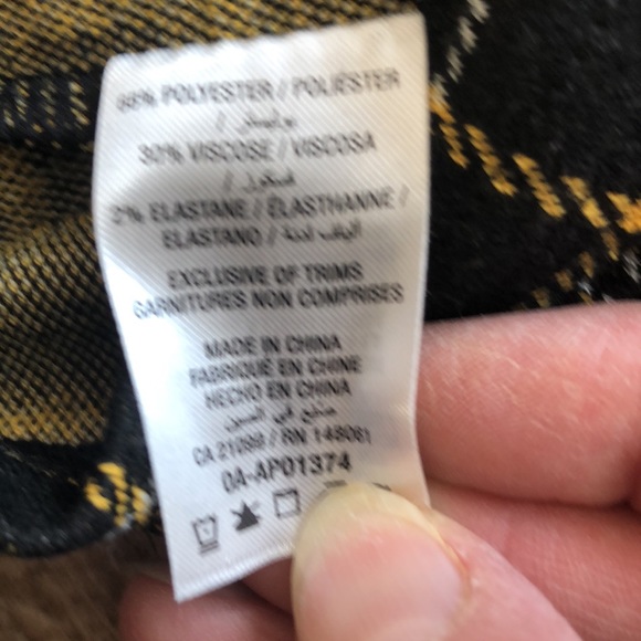 Ardene plaid stretch skirt - Picture 5 of 10